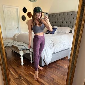 V-cut Celestial Bodiez booty scrunch leggings - heathered pink - size small